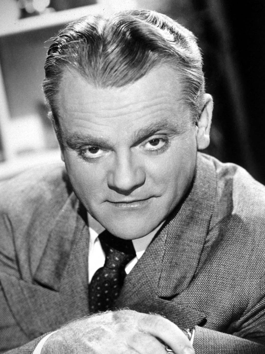 How tall is James Cagney?